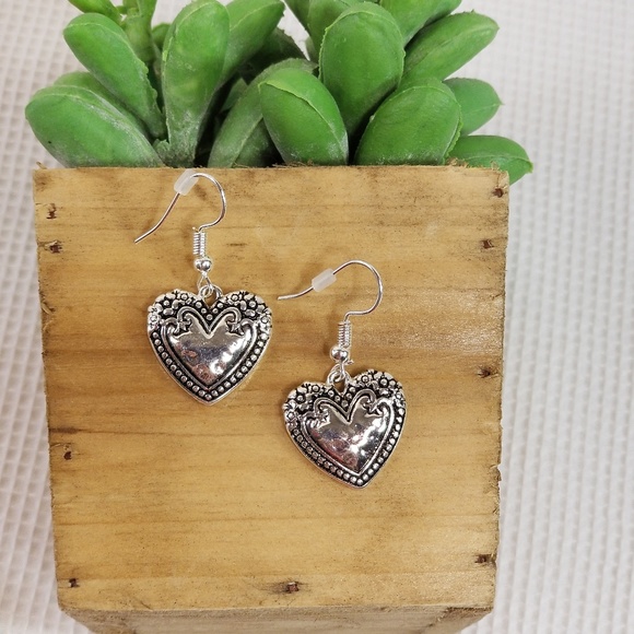 Antique Silver-tone Heart Tassel Necklace Set 3042 - Picture 2 of 6